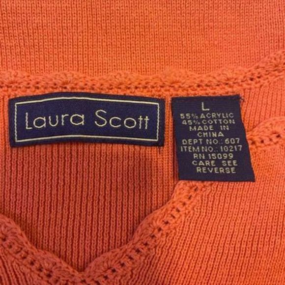 Laura Scott Top - Picture 4 of 4